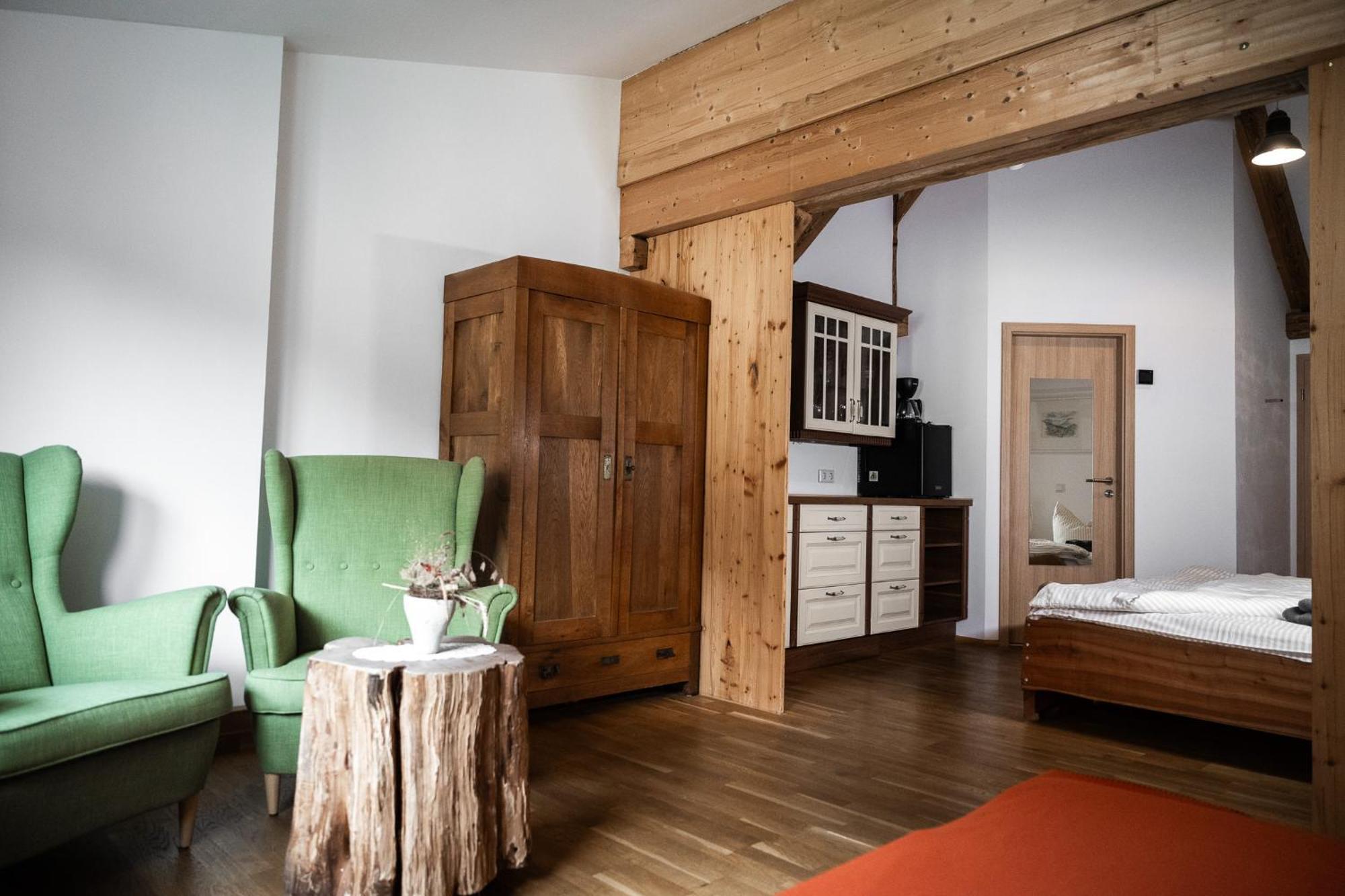 Alte Kass Hotel & Kaffeehaus Neidlingen ภายนอก รูปภาพ