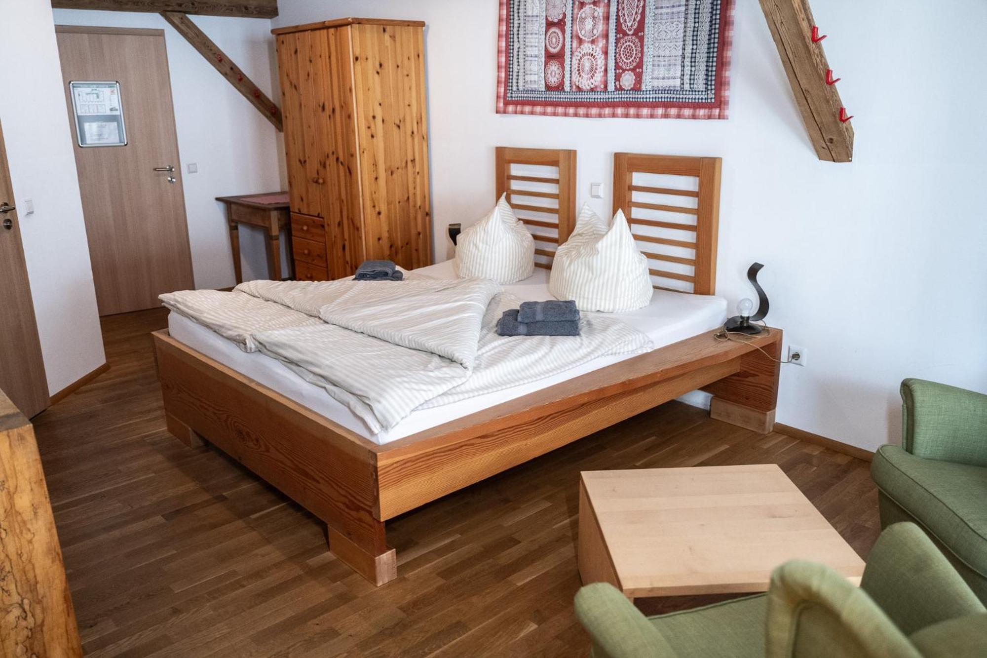 Alte Kass Hotel & Kaffeehaus Neidlingen ภายนอก รูปภาพ