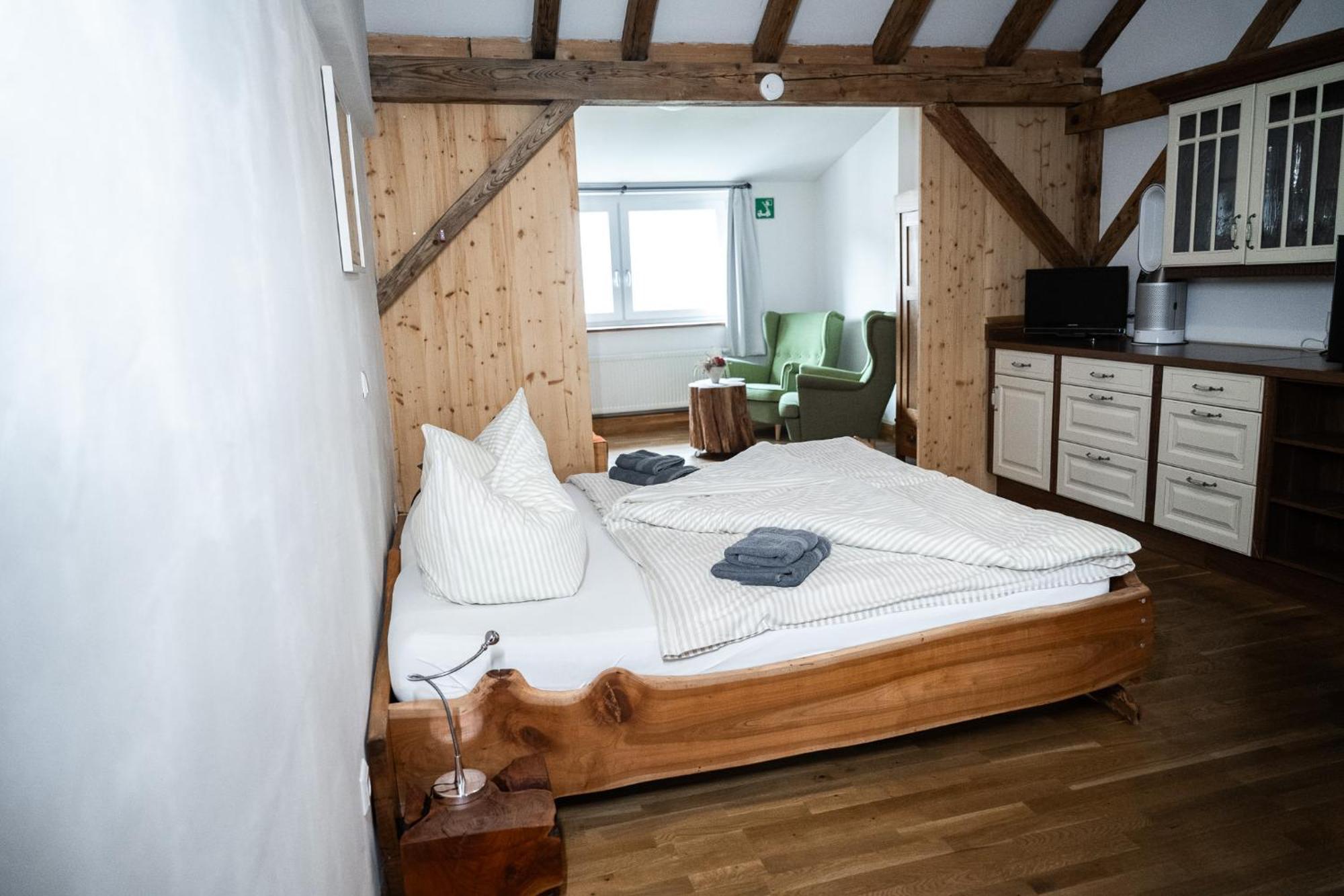 Alte Kass Hotel & Kaffeehaus Neidlingen ภายนอก รูปภาพ