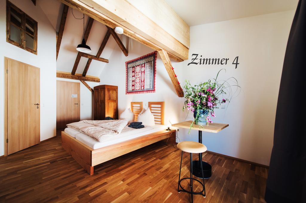 Alte Kass Hotel & Kaffeehaus Neidlingen ภายนอก รูปภาพ