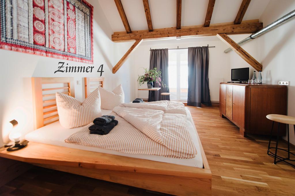 Alte Kass Hotel & Kaffeehaus Neidlingen ภายนอก รูปภาพ